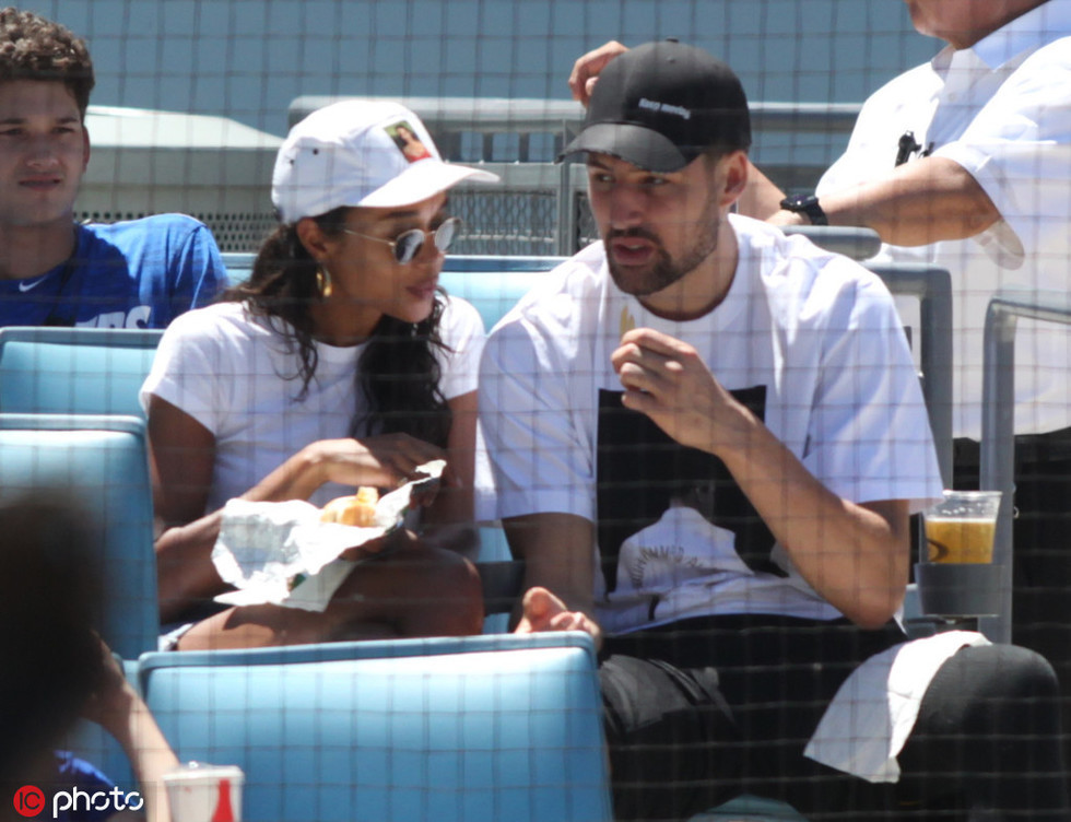 紧急！皇马0-2惨败引发高层震怒，阿隆索命悬一线，曼城大战或成生死战（突发：皇马两球落败惹恼高层，阿隆索帅位告急，对阵曼城恐成生死局）