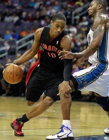 克罗斯谈皇马现状：不要总谈过去，我不需要别人说我想你（克罗斯谈皇马近况：别再谈过去，我不想听别人说＂想你）