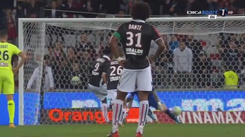 马刺首节轮换阵容，文班亚马遗憾未登场（马刺首节调整阵容，文班亚马未获出场机会）