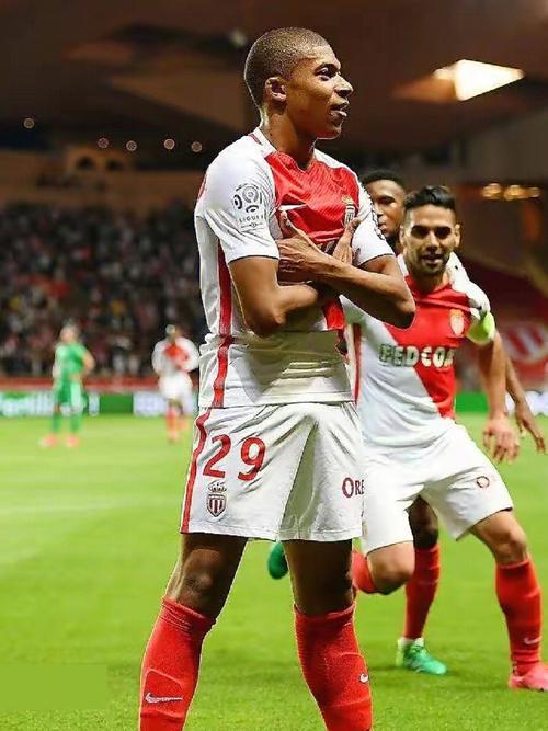 萨基：看好罗马夺得意甲冠军，俱乐部应尽力满足加帅的需求（萨基：罗马有望问鼎意甲，俱乐部应全力满足加帅需求）