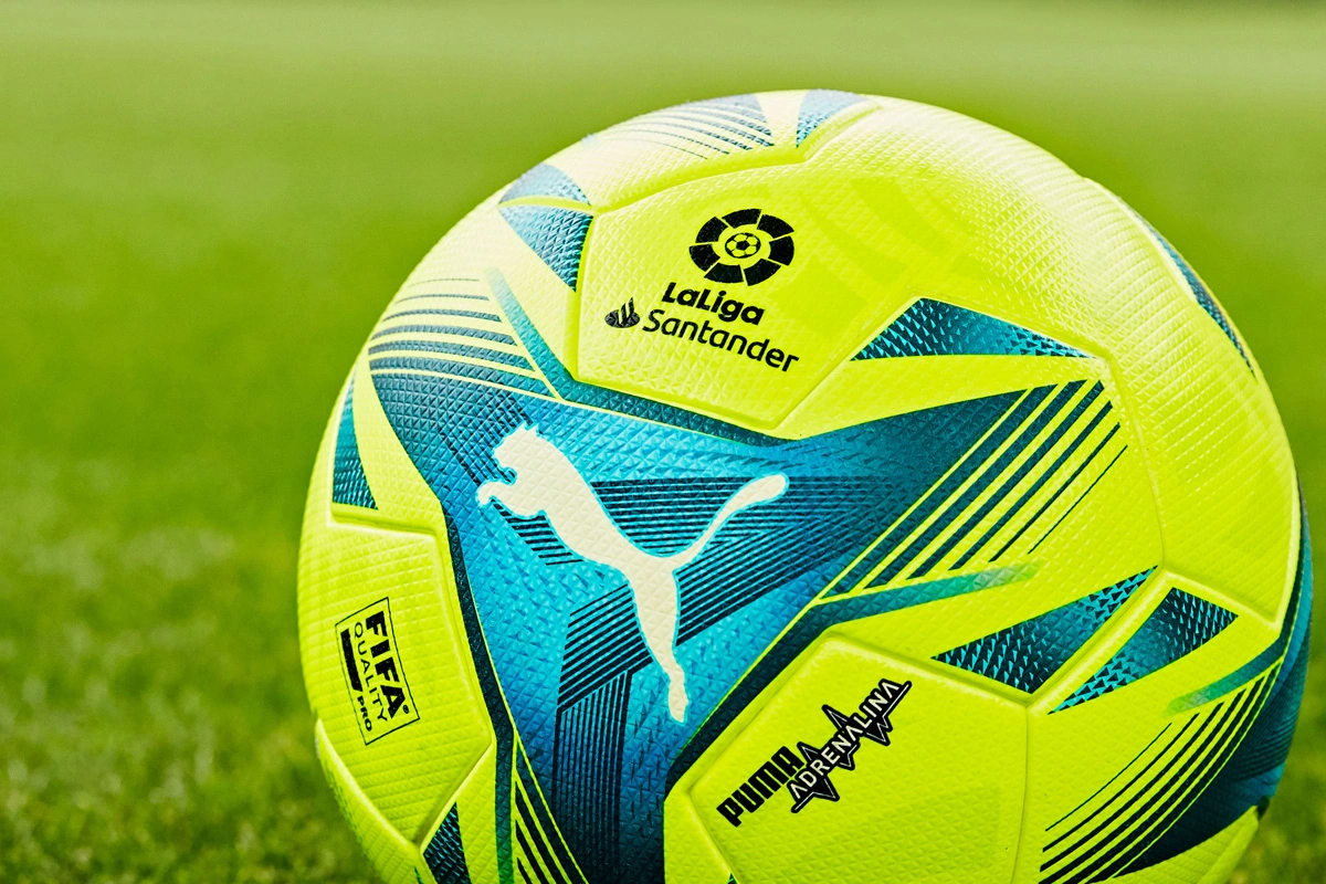 拜仁官方：后卫博埃因病缺席与斯图加特的比赛（拜仁通报：博埃因病无缘对阵斯图加特）