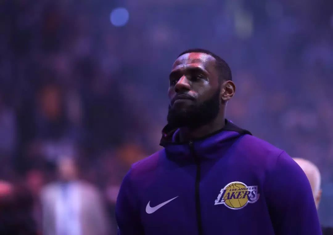 体坛记忆｜你见过凌晨四点的瓦妮莎吗？回顾科比与瓦妮莎19年的爱情（体坛回眸｜科比与瓦妮莎的19年相守：那些凌晨四点的故事）