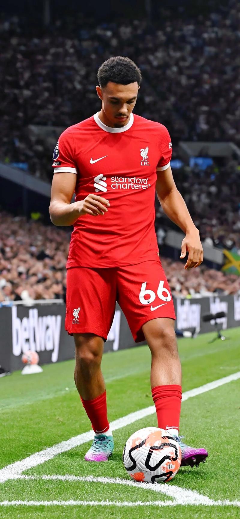 时隔27年重返世界杯正赛，苏格兰多地机场打出广告牌标语庆祝（苏格兰多地机场以广告牌标语庆贺球队时隔27年重返世界杯正赛）