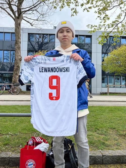 巴西2-0塞内加尔，埃斯特旺、卡塞米罗破门，库尼亚两度中框（巴西2-0胜塞内加尔：埃斯特旺、卡塞米罗建功，库尼亚两次中柱）