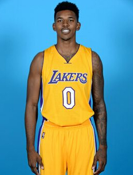 FIFA年度最佳女足球员候选：拉索、邦马蒂、卡尔登泰等人在列（FIFA年度最佳女足球员候选名单公布：拉索、邦马蒂、卡尔登泰等入选）