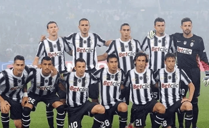 美职联半场：萨比、拉沃尔达破门，温哥华白浪2-0洛杉矶FC（美职联半场战报：萨比、拉沃尔达建功，温哥华白浪2-0洛杉矶FC）