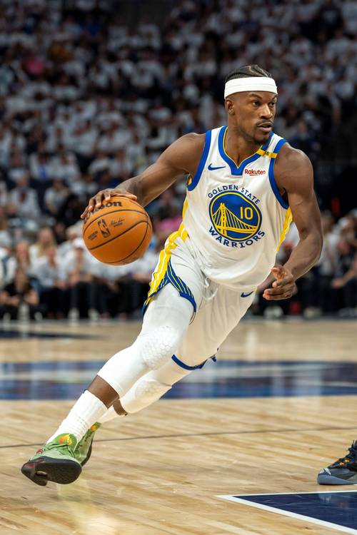 足球中超球队超级外援状态火爆，8场10球（中超超级外援火力全开：8战斩获10球）