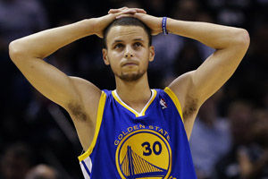 切特：第三节球队配合默契防守压迫感十足 对手只能跟着我们节奏（切特：第三节我们配合更默契、防守强度拉满，对手只能被我们带着走）