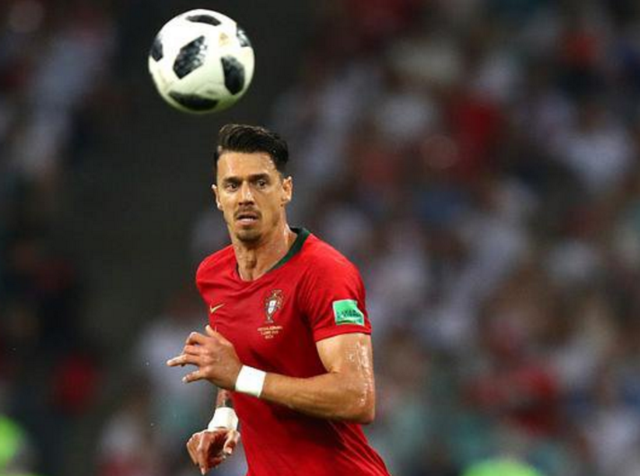 德天空：利物浦对奥利塞非常感兴趣，但目前不打算提出报价（德天空：利物浦看好奥利塞，短期内无意出价）