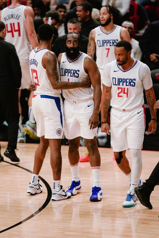 沙拉维：17年前加帅让我完成意甲首秀，他能激发你的最佳状态（沙拉维：17年前加斯佩里尼助我完成意甲首秀，他总能激发出你的最佳状态）